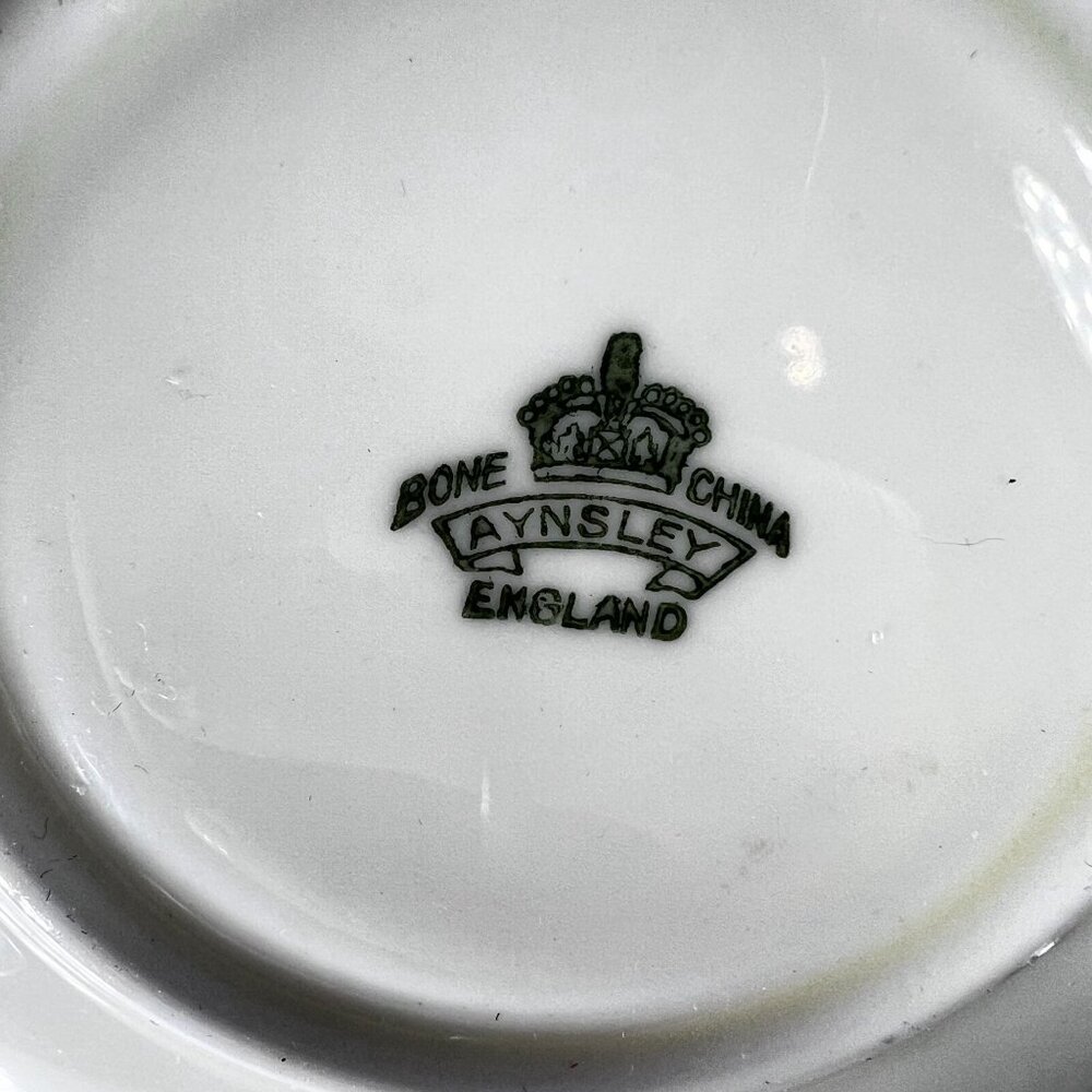 Vtg Aynsley Queens Garden Bone China Tea Cup Saucer Set Scenic Design Red Gold - Picture 13 of 13